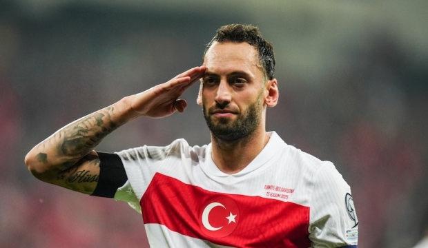İtalya bunu konuşuyor! Galatasaray iddiası g&uuml;ndemi sarstı: Hakan &Ccedil;alhanoğlu geliyor mu?