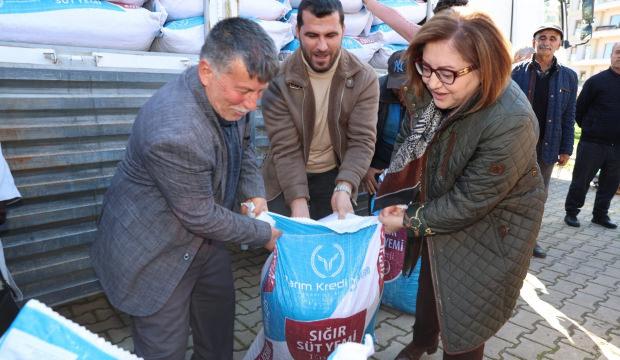 Gaziantep B&uuml;y&uuml;kşehir'den 1 milyon kiloyu aşan yem desteği