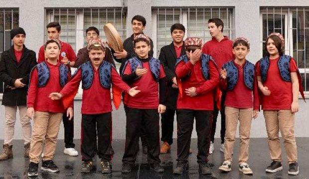 Gen&ccedil;ler Ramazan'ın ruhunu okullara taşıyor