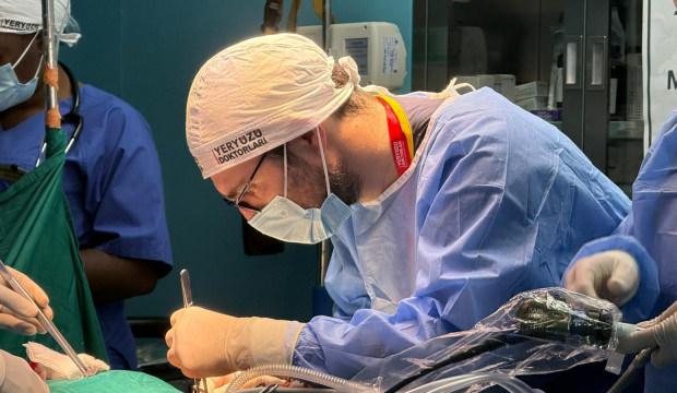 G&ouml;n&uuml;ll&uuml; doktorların sağlık seferberliği belgesele konu oldu