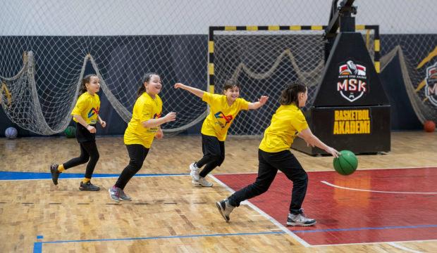 Her şeyi 4'le &ccedil;arpıyorlar: D&ouml;rd&uuml;zler basketbolda b&uuml;y&uuml;k gelişim g&ouml;steriyor