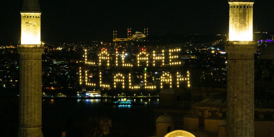 İstanbul camilerinin mahyaları, Ramazan akşamlarını aydınlatıyor