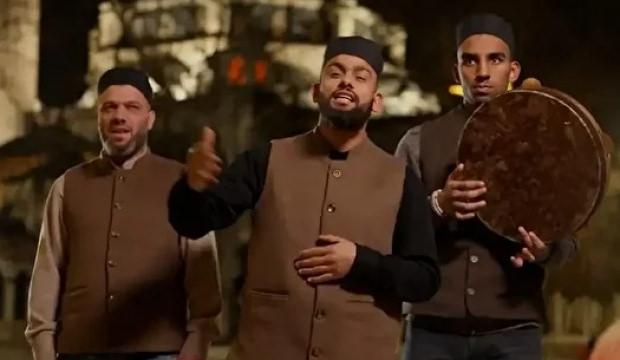 'Kabe'de Hacılar' ilahisi Cumhurbaşkanı Erdoğan'ın da dikkatini &ccedil;ekti