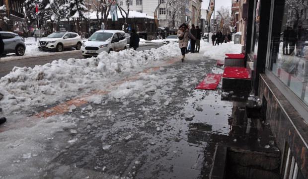 Kars'ta korkun&ccedil; kaza! 9 yaşında bir &ccedil;ocuğun başına buz sarkıtı d&uuml;şt&uuml;