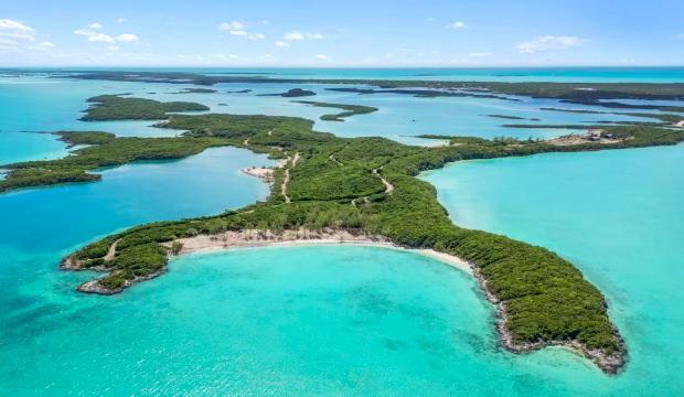 Milyarderlerin yeni g&ouml;zdesi: &Ouml;zel k&ouml;pr&uuml; bağlantılı gizli ada satışa &ccedil;ıktı