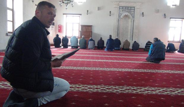 Rus Nikolai, M&uuml;sl&uuml;man değil ama her g&uuml;n oru&ccedil; tutuyor