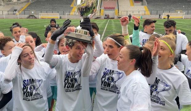 Son 2 yılda 2 kez şampiyon olan İstanbul ekibi 1. Lig'e y&uuml;kseldi