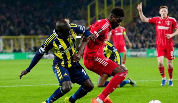 Son dakika... Nottingham Forest-Fenerbah&ccedil;e r&ouml;vanş ma&ccedil;ının hakemi a&ccedil;ıklandı