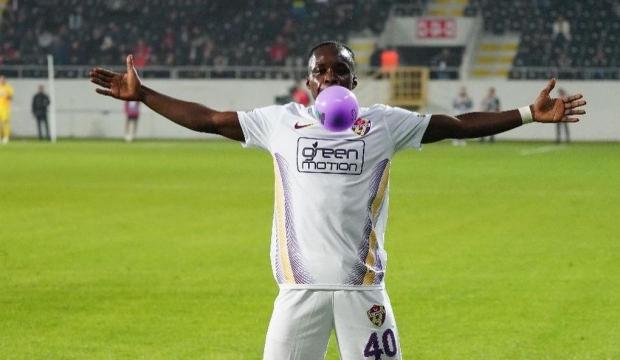 S&uuml;per Lig ekibinde ayrılık! 27 yaşındaki oyuncu &Ccedil;in'e transfer oldu