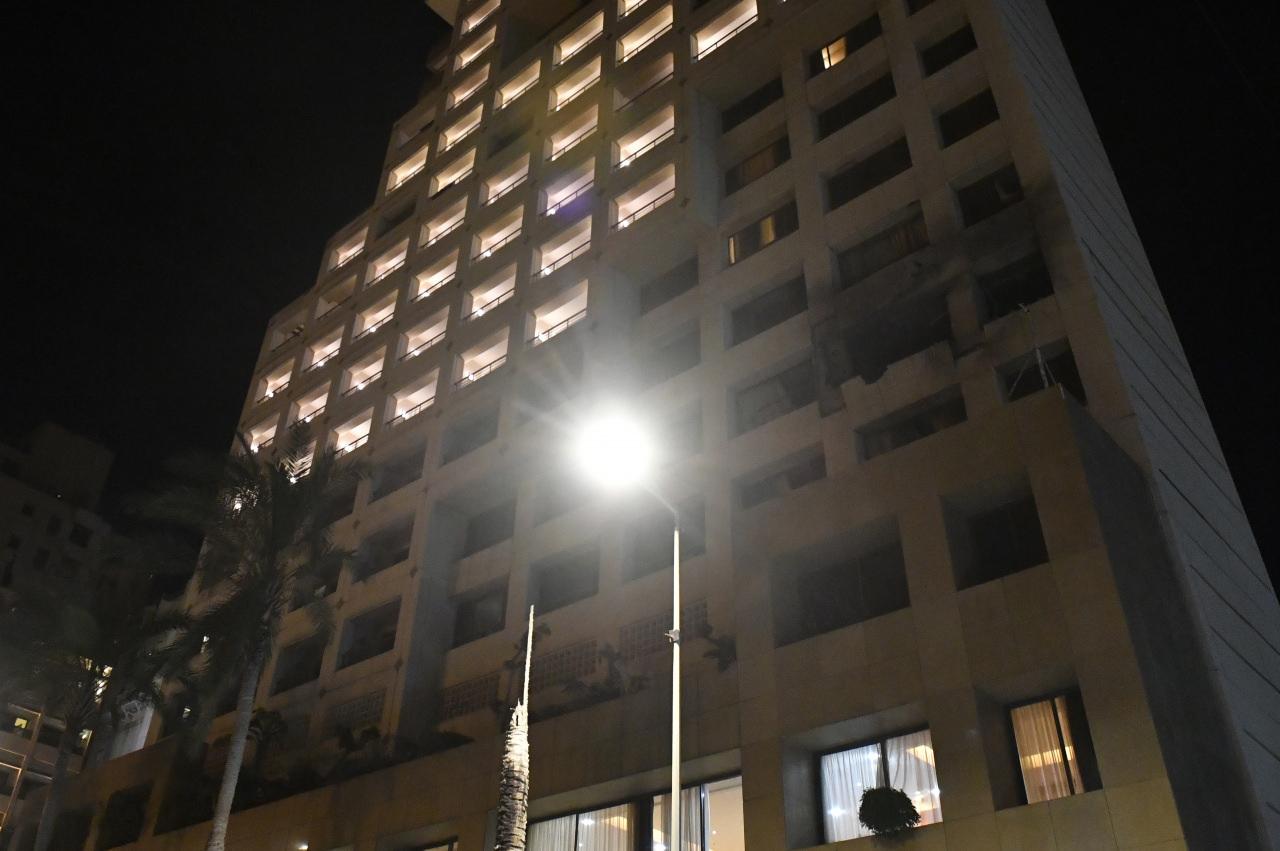 İsrail ordusunun Lübnan'ın başkenti Beyrut'ta bir otele düzenlediği hava saldırısında 4 kişinin hayatını kaybettiği, 10 kişinin yaralandığı bildirildi.