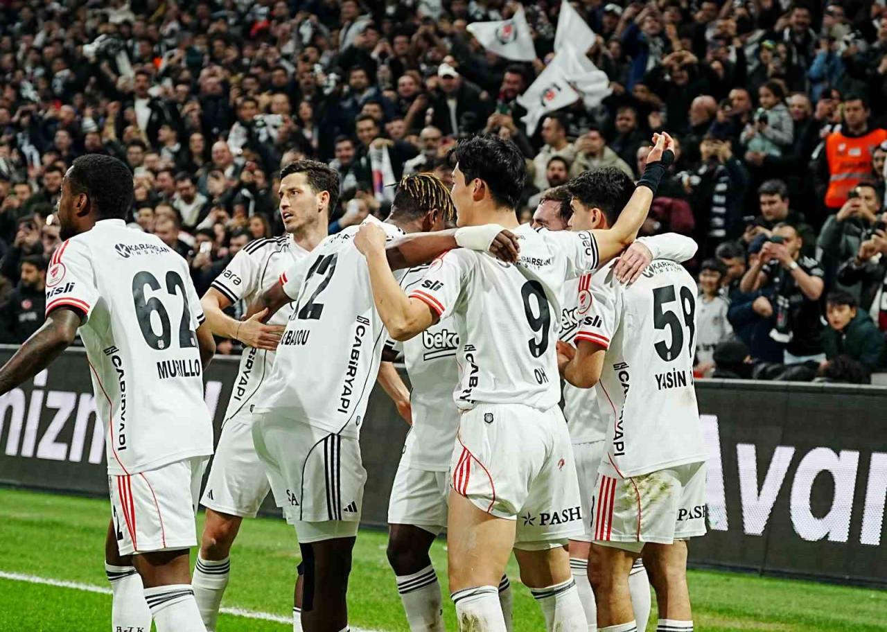 Beşiktaş Dolmabahçe'de Galatasaray'a karşı üstün