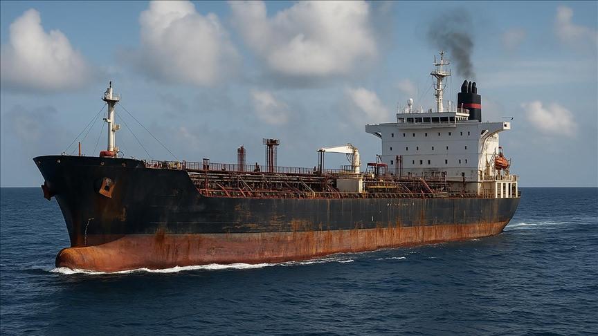 Hurdaya çıkarılan gemiler 'gölge filo' olarak kullanılıyor