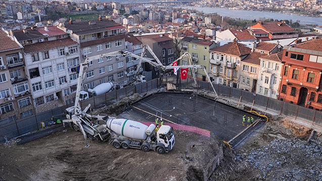 İstanbul Recep Tayyip Erdoğan Anadolu İmam Hatip Lisesi Öğrenci Yurdu'nun temeli atıldı.