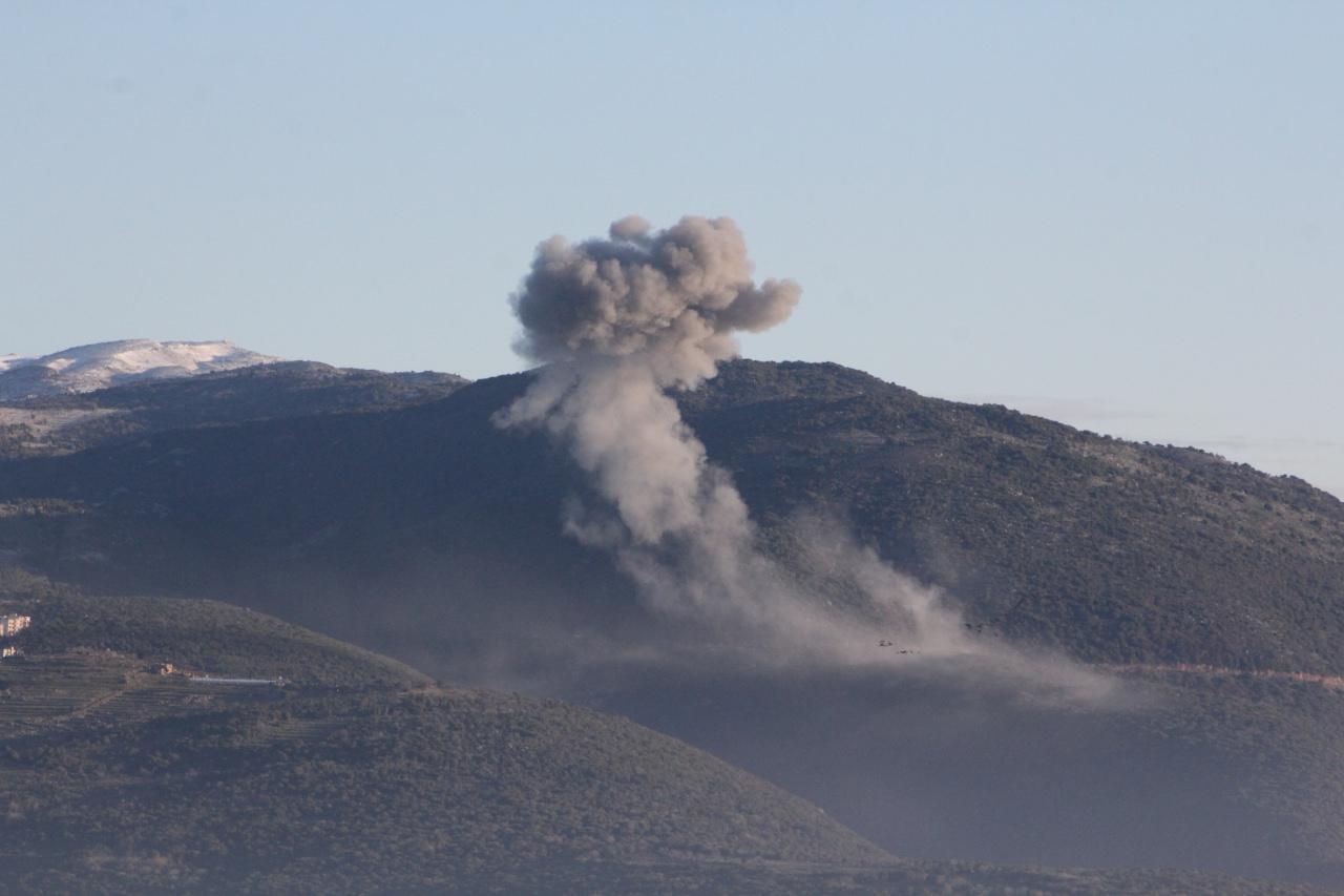 İsrail ordusu, Lübnan’ın güneyinde çeşitli noktalara hava saldırıları düzenledi. Saldırı sonrası bölgeden dumanlar yükseldi.