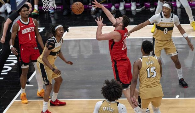 Alperen Şeng&uuml;n'&uuml;n yıldızlaştığı ma&ccedil;ta Houston Rockets galip geldi