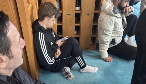 Beşiktaşlı futbolcunun camideki fotoğrafına beğeni yağıyor