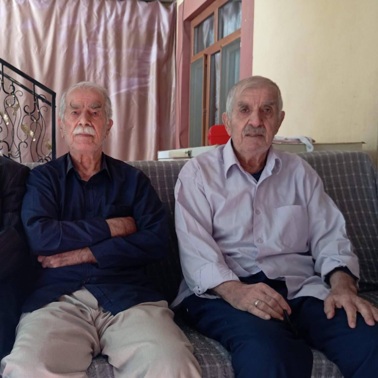 Nezir Denktaş (85) ile kardeşi Beşir Denktaş (83) kardeşler. 