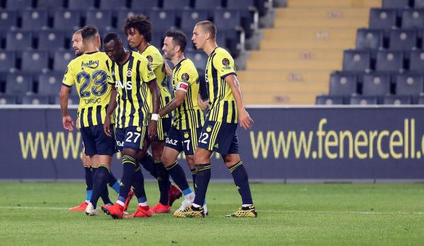 Fenerbah&ccedil;e'nin eski yıldızı 1. Lig ekibine umut oldu: Tek başına 9 puan aldı
