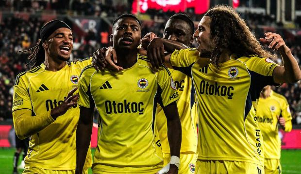Gol olup yağdılar! Fenerbah&ccedil;e, T&uuml;rkiye Kupası'nda &ccedil;eyrek finale y&uuml;kseldi