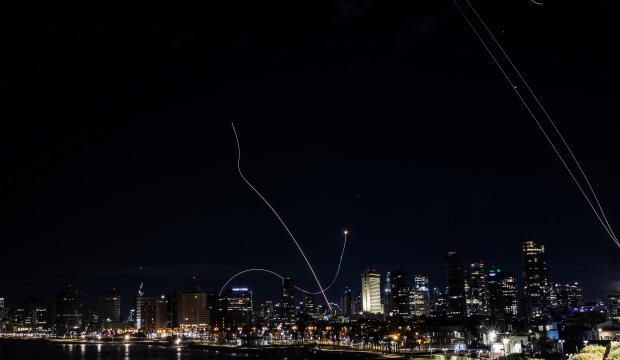 İran, Hayfa ve Tel Aviv'i vurmaya devam ediyor!