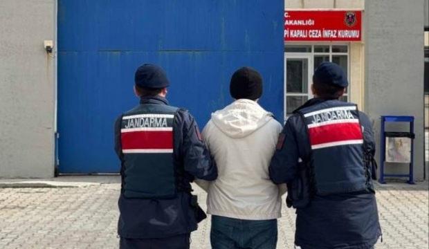 Jandarma &ccedil;eşitli su&ccedil;lardan aranan 55 kişiyi yakaladı