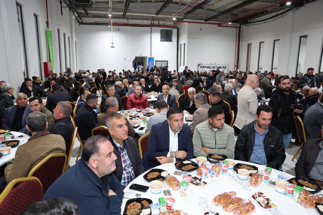 Karkamış'ta vatandaşlarla iftar yemeğinde buluşuldu. 