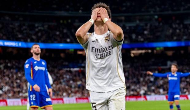 Madrid'de b&uuml;y&uuml;k şok! Taraftarlar kazan kaldırdı: Arda ise 'Zidane' esintisi ile g&uuml;ndemde