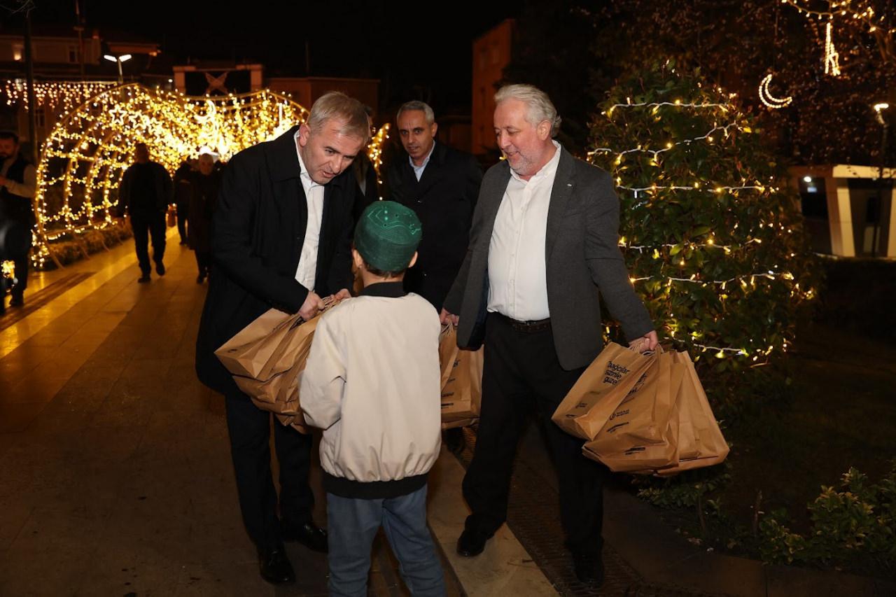 Bağcılar’da “Ramazan’ın On Beşi” coşkusu yaşanıyor. 
