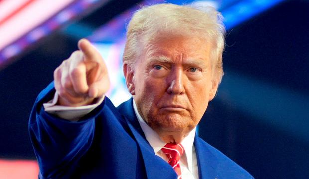 Trump '50 yıldır bu anı bekliyorum' deyip a&ccedil;ıkladı: İran'dan sonra o &uuml;lke de d&uuml;şecek