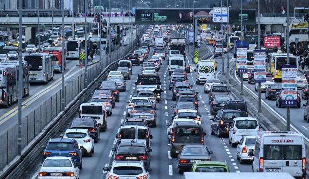 Standart dışı plaka denetimlerinde 1 Nisan'a kadar ceza kesilmeyecek