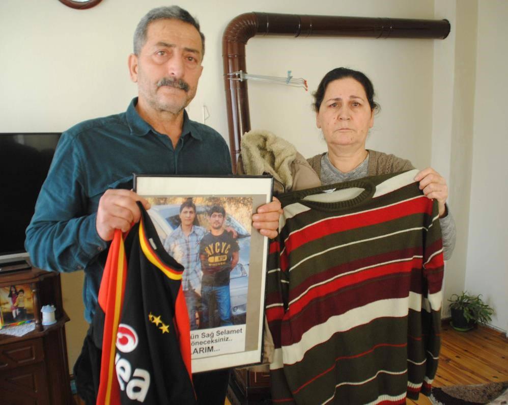 baba Mustafa Demirhoş ve anne Ümmü Demirhoş