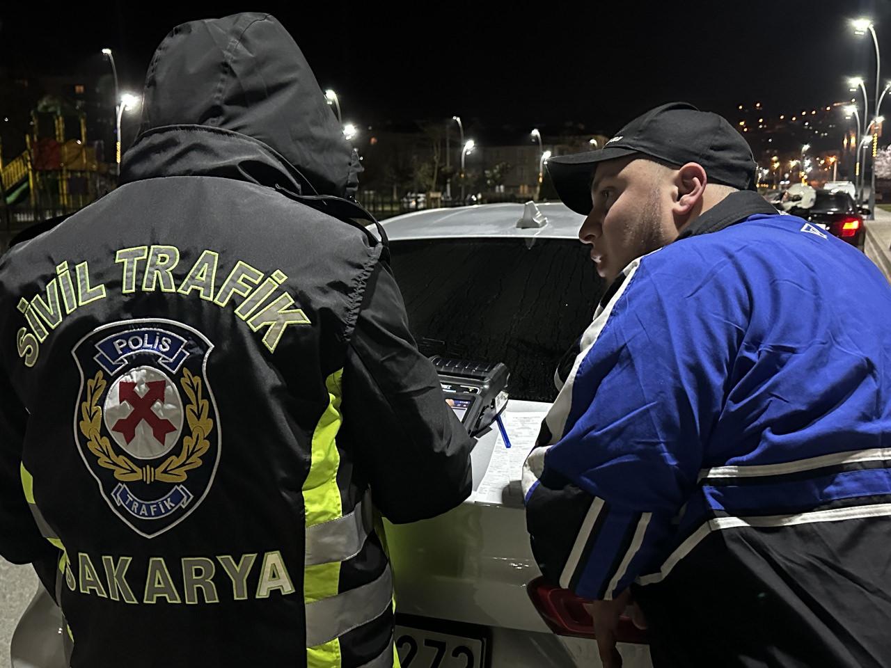 Ehliyetsiz yakalandı, 200 bin lira ceza yedi.