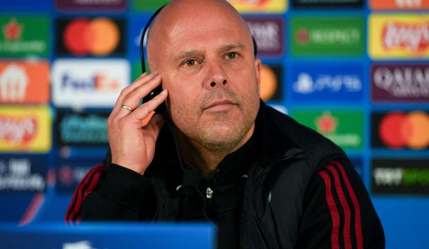 Arne Slot Galatasaray ma&ccedil;ı &ouml;ncesi en &ccedil;ok &ccedil;ekindiği isimleri a&ccedil;ıkladı!