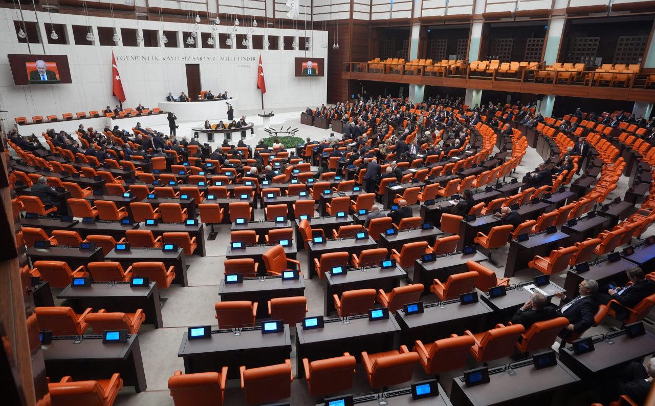 TBMM Genel Kurulu, ABD ve İsrail'in İran'a yönelik saldırılarının ele alınacağı, hükümetin bilgilendirme yapacağı görüşmeler için kapalı oturuma geçti.