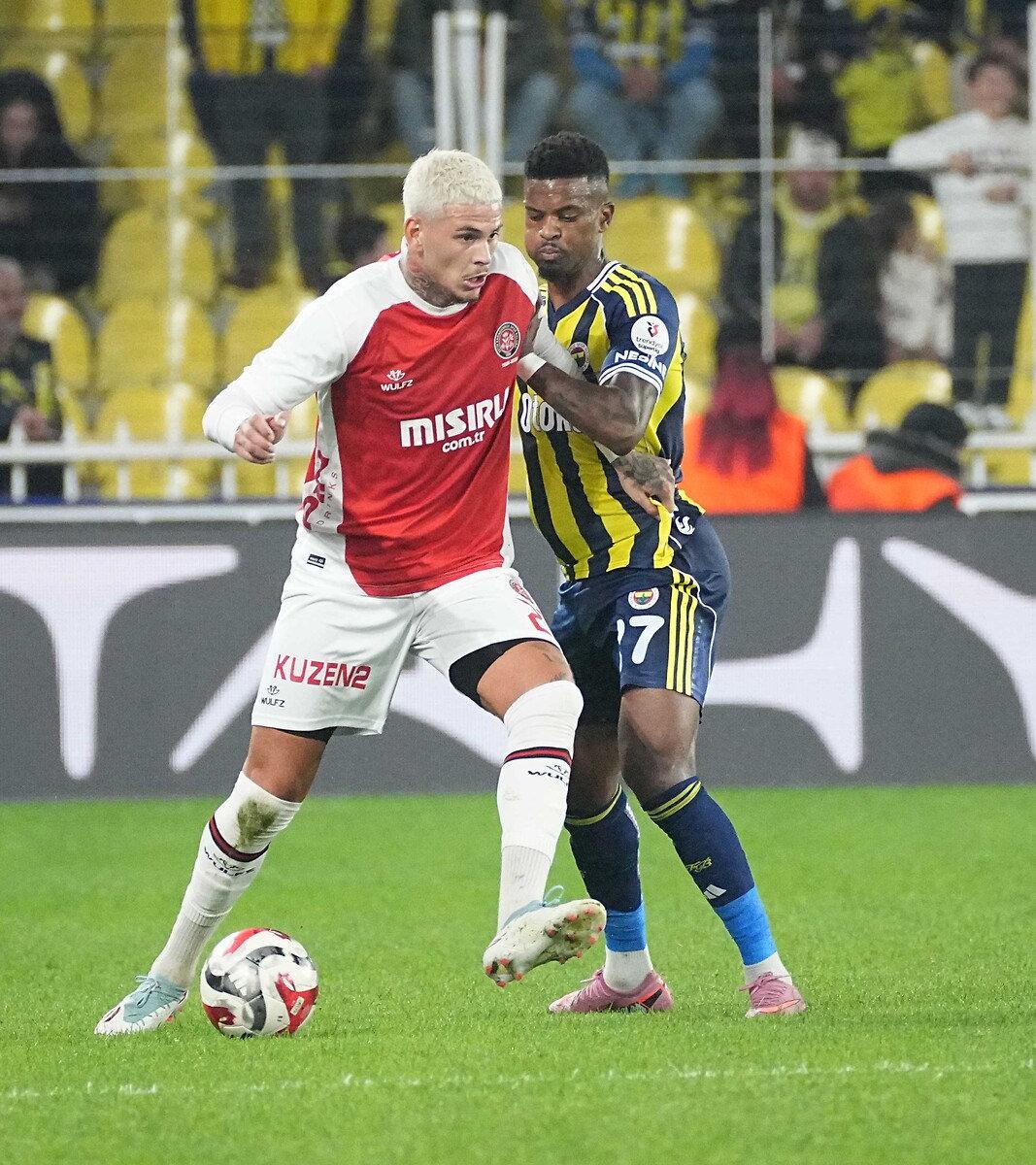 Sezonun ilk yarısında Kadıköy'de oynanan Fenerbahçe-Fatih Karagümrük karşılaşması