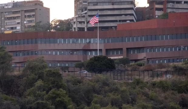 7 yıl sonra ABD bayrağı g&ouml;ndere &ccedil;ekildi