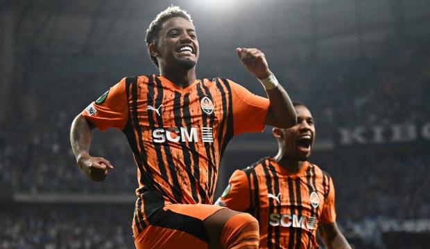 Arda Turan'ın Shakhtar'ından &ccedil;ılgın zafer! &Ccedil;eyrek finale g&ouml;z kırptı