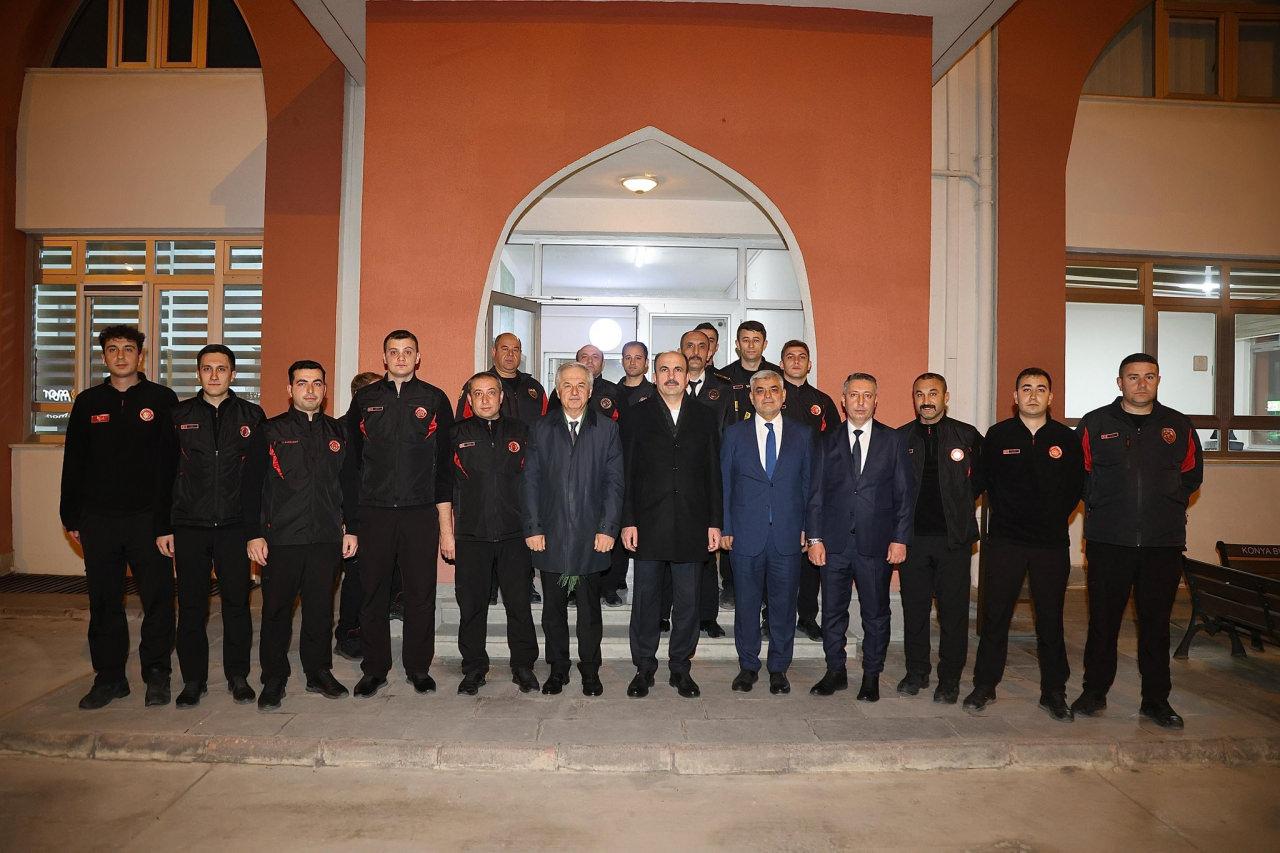 Konya Büyükşehir Belediye Başkanı Uğur İbrahim Altay, ekipleri ziyaret etti. 