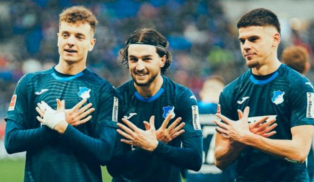 Fenerbah&ccedil;e forvet i&ccedil;in ibreyi Almanya'ya &ccedil;evirdi! Hedef 30 milyon euroluk Kosovalı...