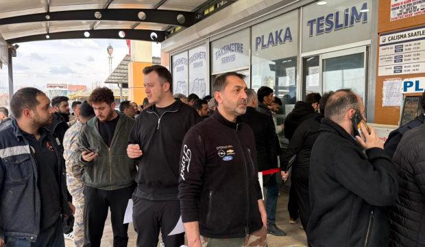 S&uuml;r&uuml;c&uuml;ler alarma ge&ccedil;ti! Ceza yememek i&ccedil;in uzun kuyruklar oluştu!