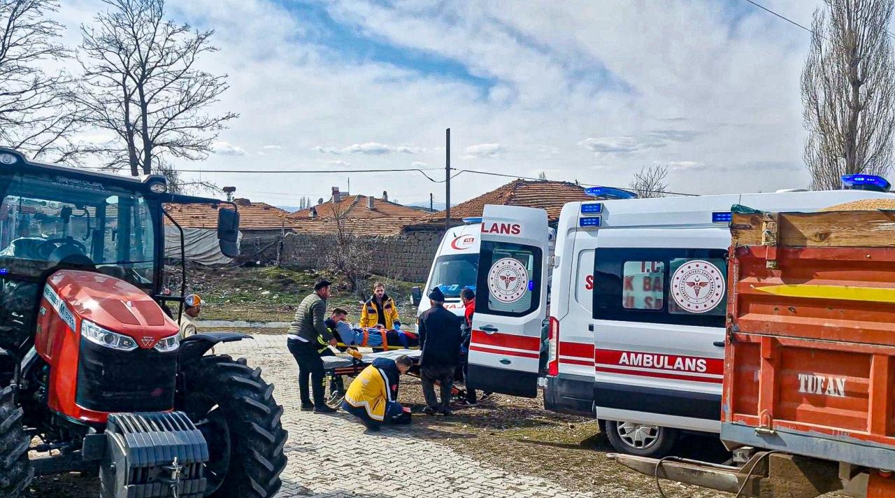 Yaralı kardeşler hastaneye kaldırıldı. 