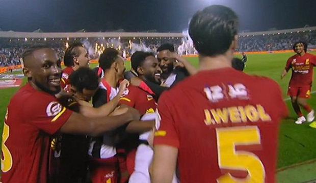 Mucize geri d&ouml;n&uuml;ş! 90+1'de 2-1 olan ma&ccedil;ı 90+9'da 3-2 kazandılar