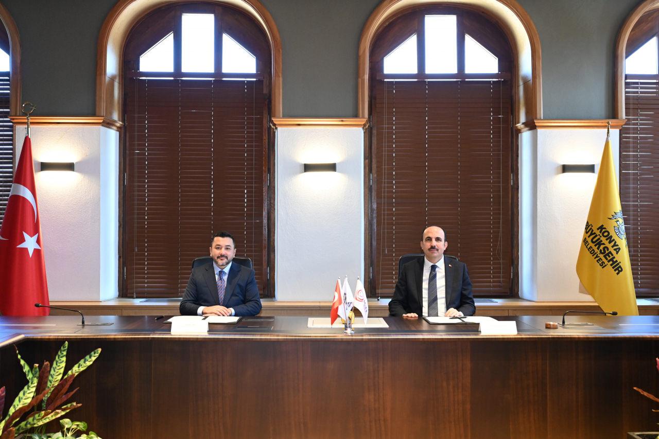 İslam İşbirliği Gençlik Forumu Başkanı Taha Ayhan ve Konya Büyükşehir Belediye Başkanı Uğur İbrahim Altay