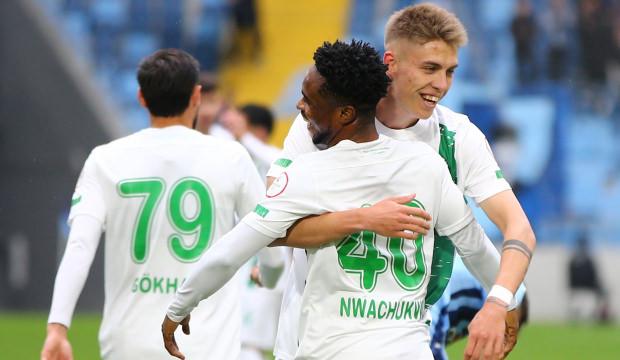 Perde ilk dakika a&ccedil;ıldı, son dakika kapandı! D&uuml;şme hattındaki takım 4 golle nefes aldı