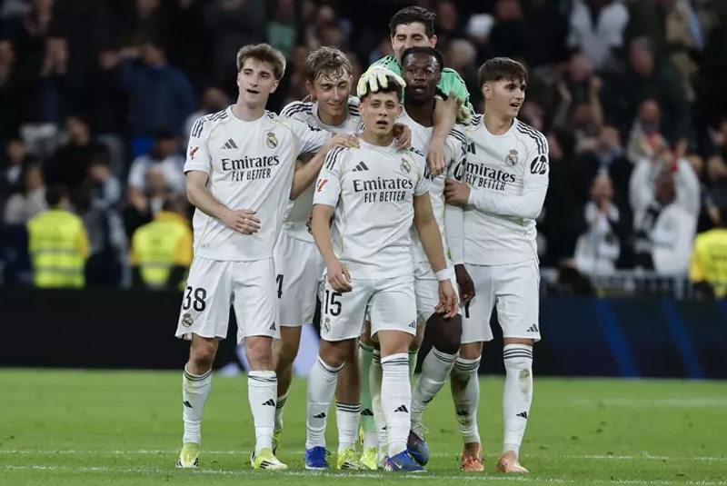 Arda Güler ve takım arkadaşları