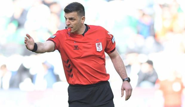 S&uuml;per Lig ekibi topa tutmuştu! Hakem &Uuml;mit &Ouml;zt&uuml;rk'e şok: Hocam kul hakkı var Ramazan'dayız