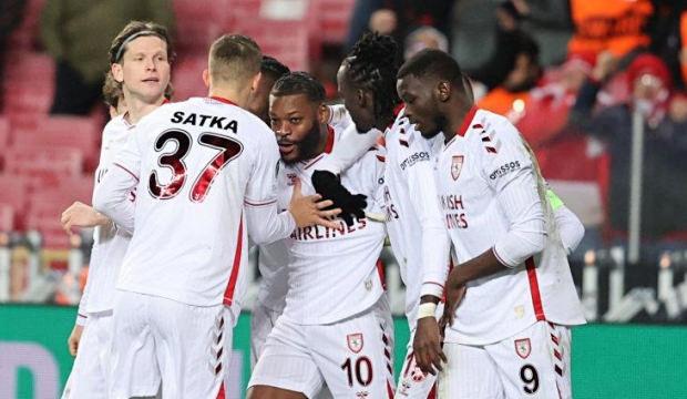 Temsilcimizde hedef &ccedil;eyrek final! Samsunspor - Rayo Vallecano: Muhtemel 11'ler