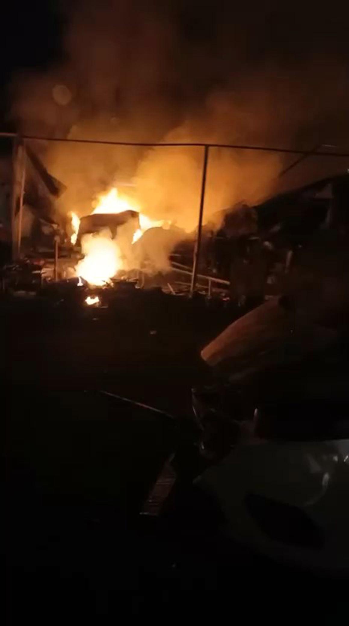 Konteyner yangınında ölen anne ile 5 çocuğu, Suriye'de toprağa verilecek.