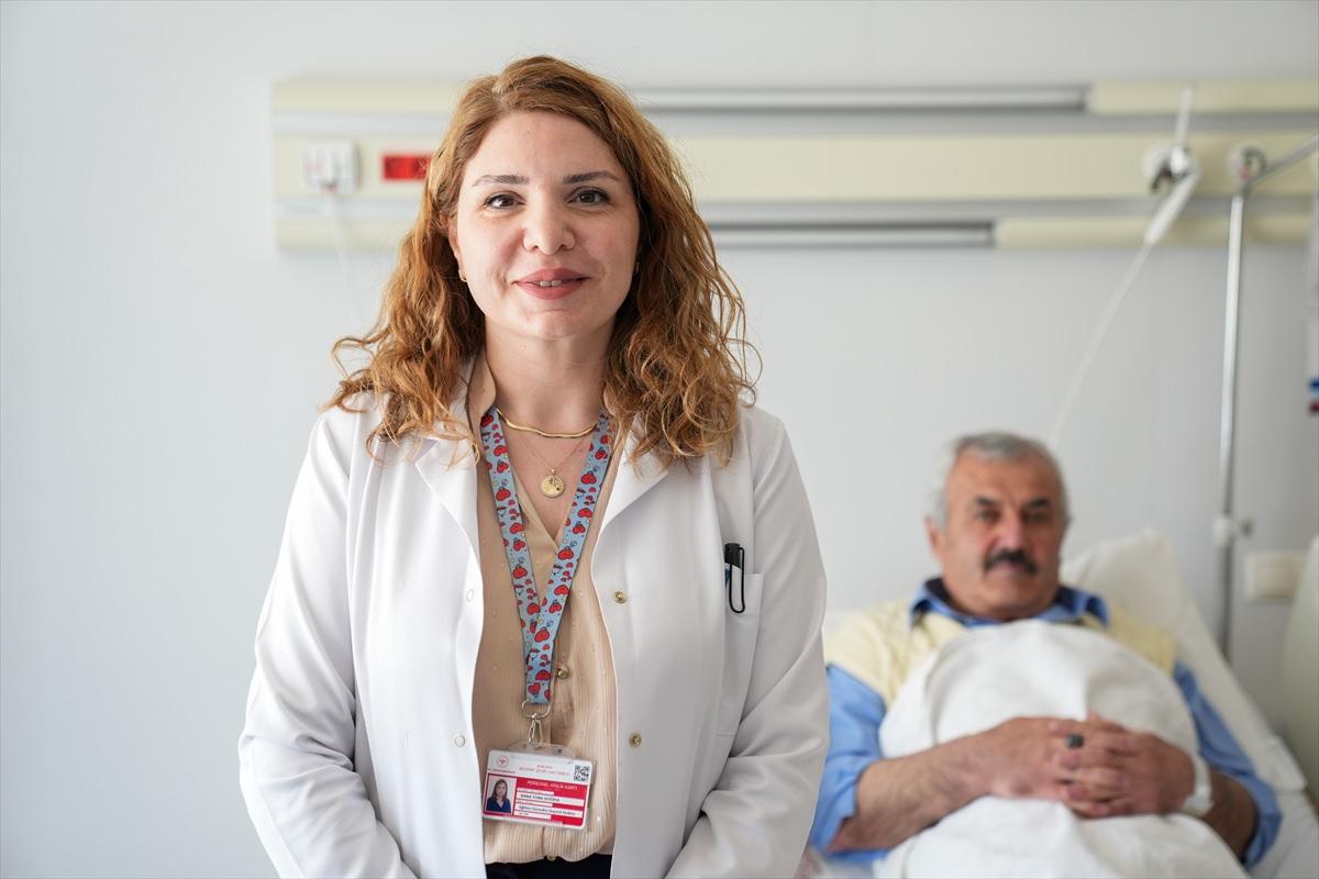 Hanifi Özdemir ve Ankara Bilkent Şehir Hastanesi Geriatri Kliniği Uzmanı Doç. Dr. Rana Tuna Doğrul 