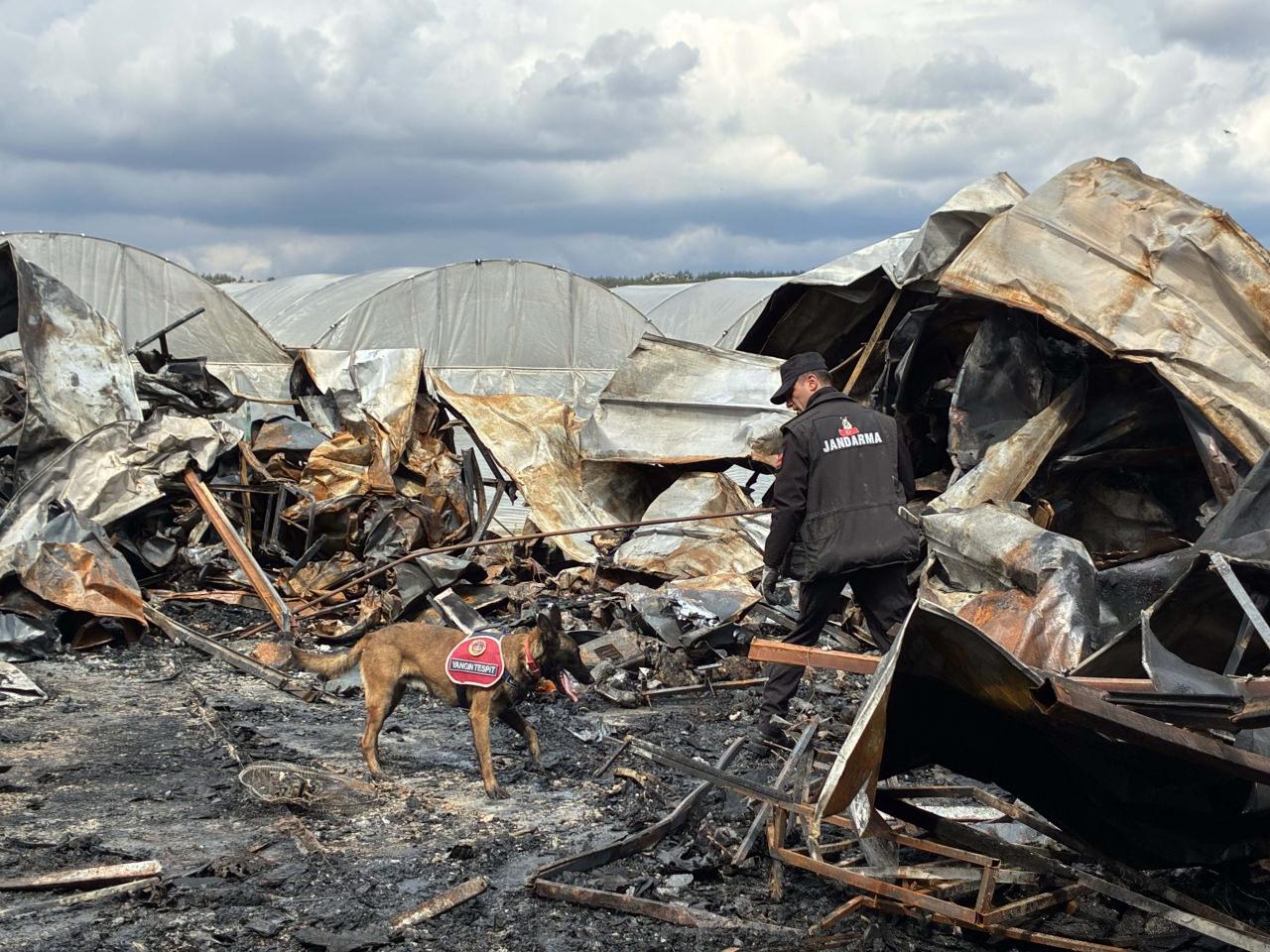 Yangın sonrası inceleme başlatıldı.